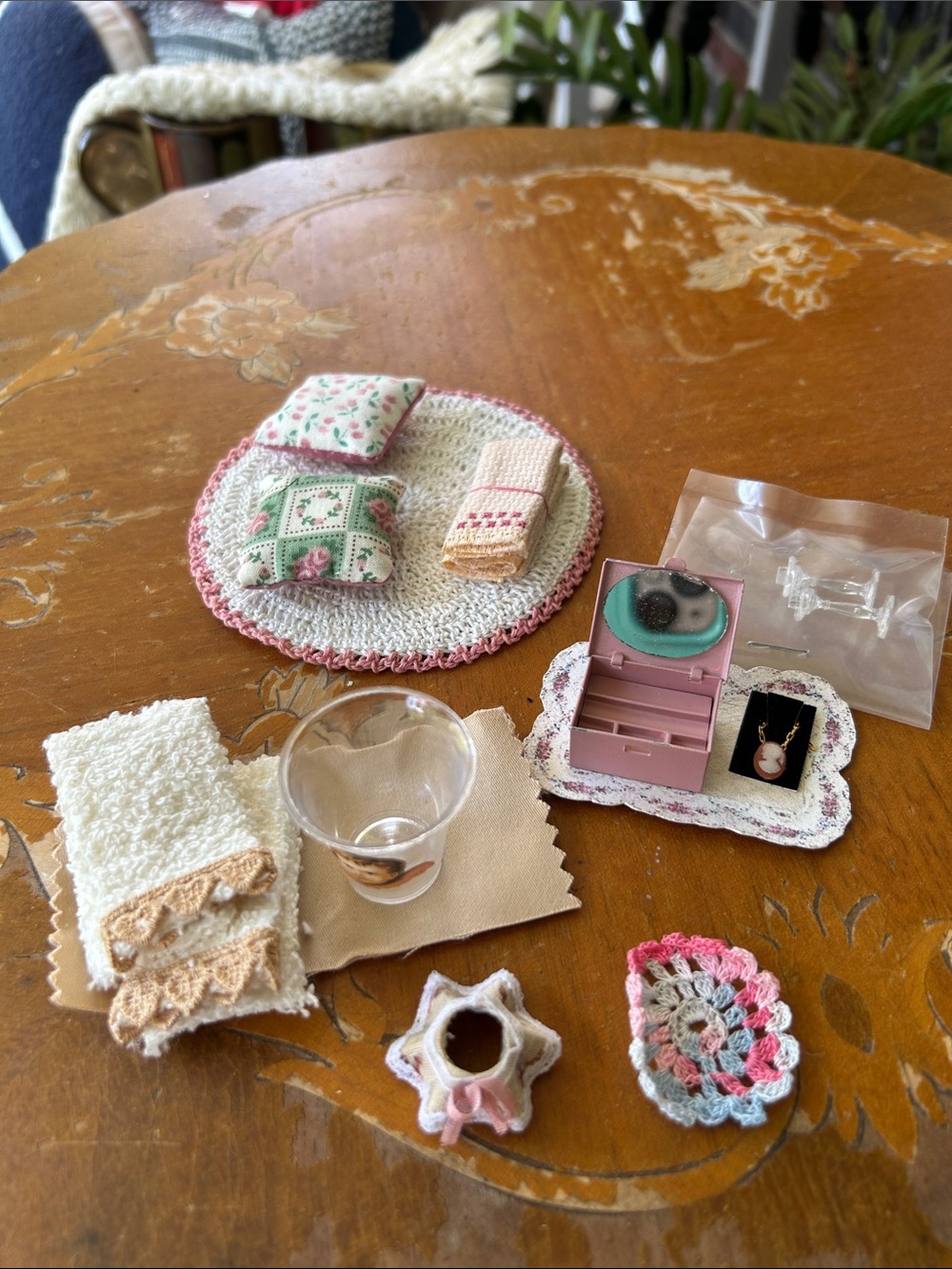 Vintage Dollhouse Miniatures Home Decor